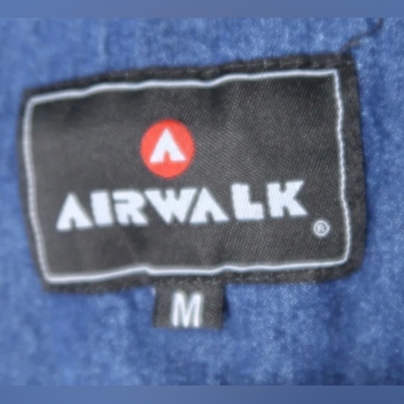 Airwalk Denim Button Up Collar Shirt Long Sleeves Faded Blue Men’s M Y2K EUC - Picture 7 of 7
